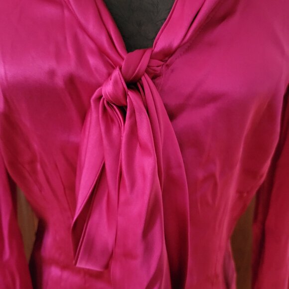 White House Black Market Womens Fuchsia Silk Blouse With Tie Neck Size 2 NWT - Picture 2 of 6